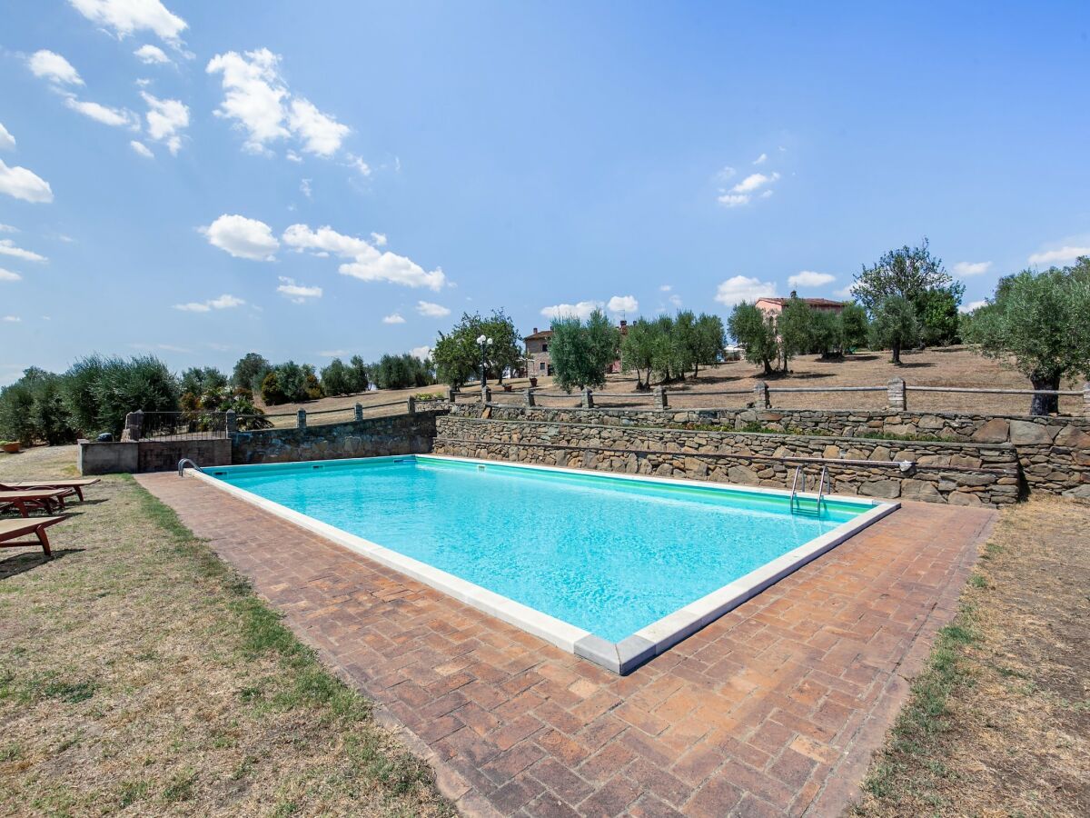 Holiday house Gemütliches Ferienhaus in Capraia e Limite mit Swimminpool