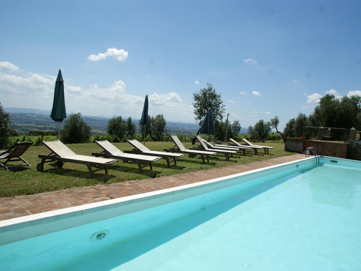 Holiday house Gemütliches Ferienhaus in Capraia e Limite mit Swimminpool - Outdoor photo 3