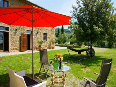 Holiday house Ferienhaus in Vinci mit Pool und Toskana-Blick - Outdoor photo 27