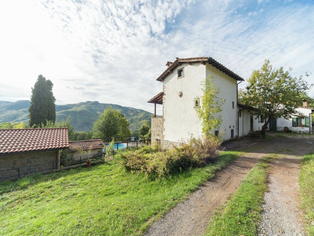 Chalet Rustic Chalet with Pool - Outdoor photo 5
