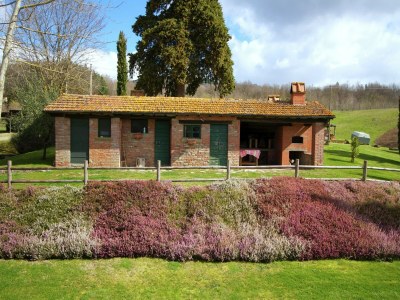 Chalet Farmhouse in Poppi with Pool & Forest Nearby - Outdoor photo 6