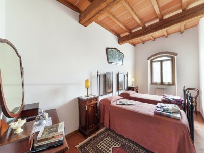 Chalet Farmhouse in Poppi with Pool & Forest Nearby - Features photo 17