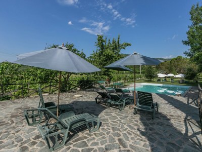 Holiday house Authentic farmhouse with pool - Outdoor photo 9