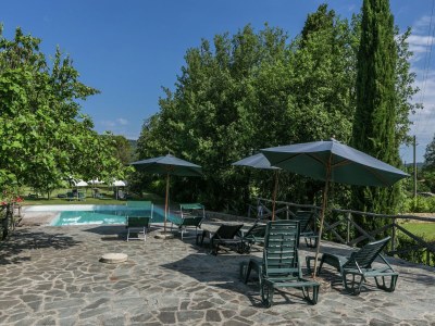 Holiday house Authentic farmhouse with pool - Outdoor photo 12