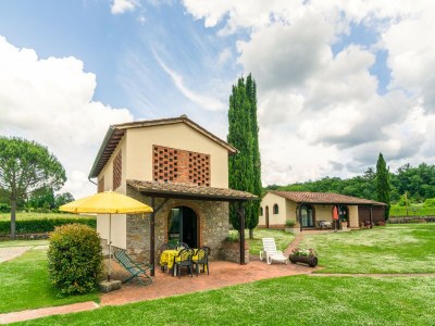 Farmhouse Farmhouse with Pool View - Outdoor photo 5