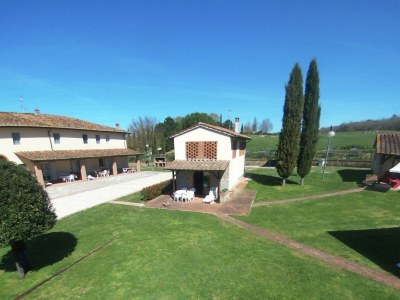 Farmhouse Farmhouse with Pool View - Outdoor photo 8