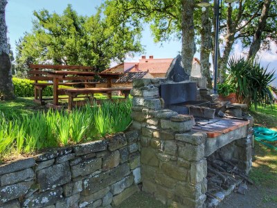 Farmhouse Rustic Farmhouse in Forest - Outdoor photo 32