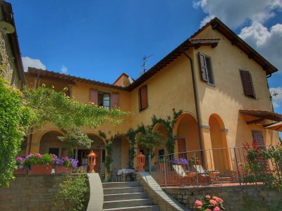 Farmhouse Majestic Farmhouse with Pool - Outdoor photo 15