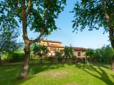 Cottage Tuscan Mansion getaway - Outdoor photo 2