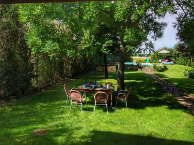 Cottage Attractive mansion with pool - Outdoor photo 3