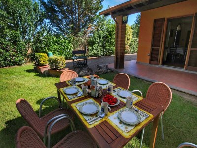 Cottage Attractive mansion with pool - Outdoor photo 6