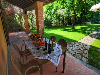 Cottage Attractive mansion with pool - Outdoor photo 7