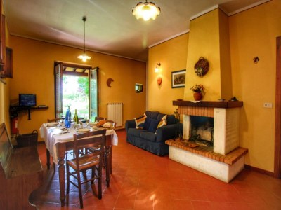 Cottage Attractive mansion with pool - Features photo 14