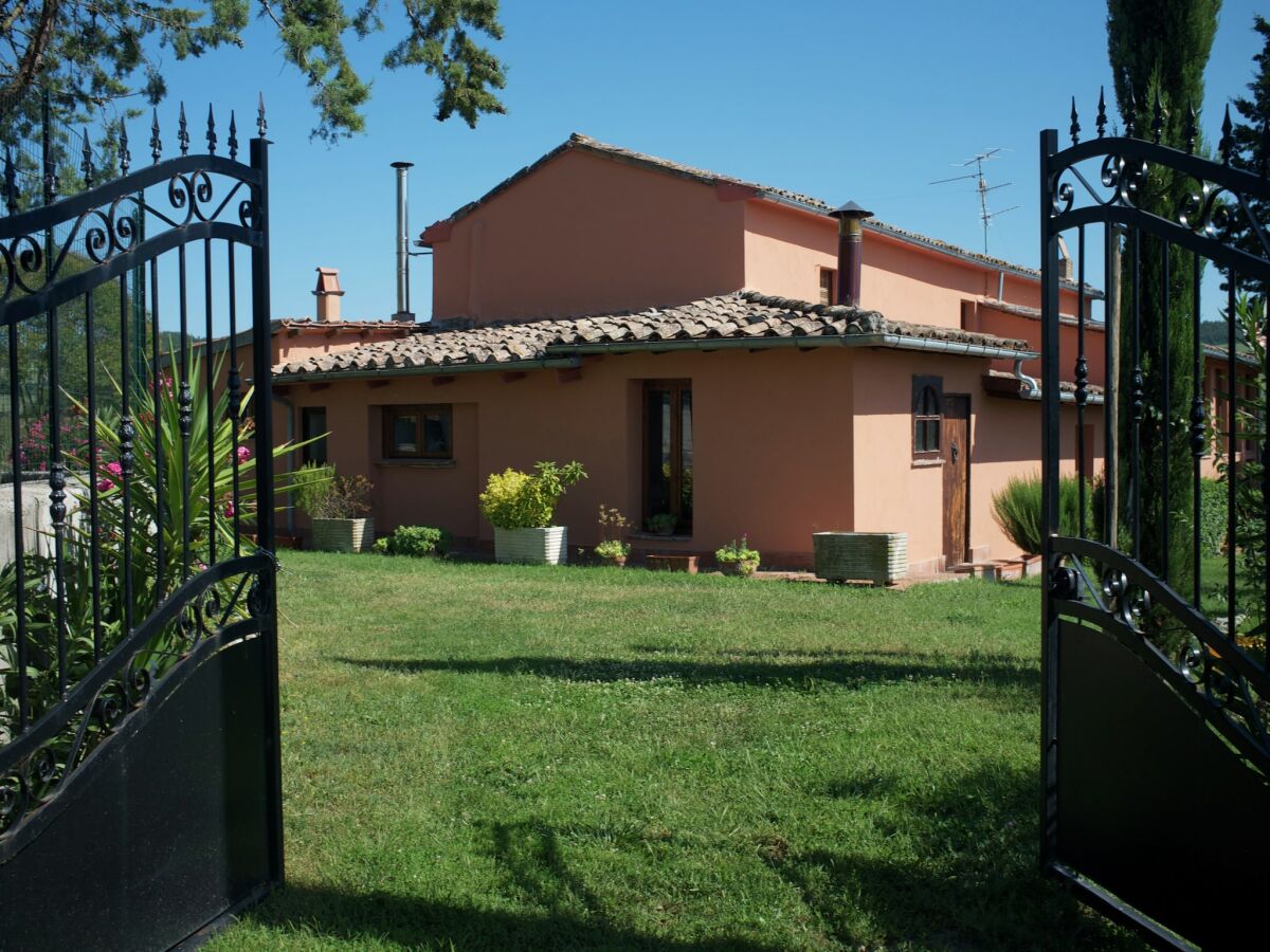 Holiday house Elegant Tuscan Holiday Home - Outdoor photo 2