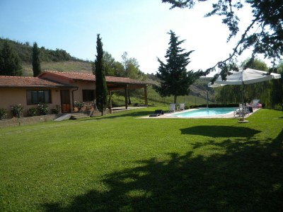 Holiday house Elegant Tuscan Holiday Home - Outdoor photo 12