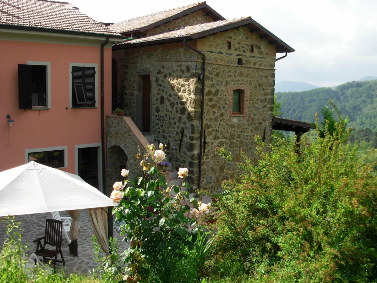 Holiday house Holiday Home in Mulazzo with Natural Pond - Outdoor photo 3