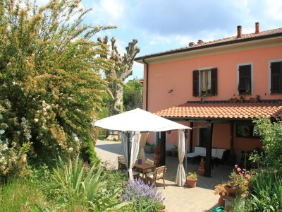 Holiday house Holiday Home in Mulazzo with Natural Pond - Outdoor photo 7