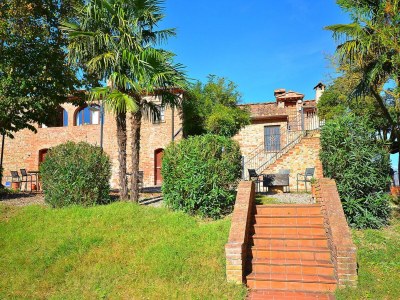 Farmhouse Agriturismo in Tuscany with Pool and Wine Tasting in Lajatico - Farmhouse