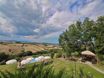 Apartment Apartment in Piticchio with Pool and BBQ - Outdoor photo 14