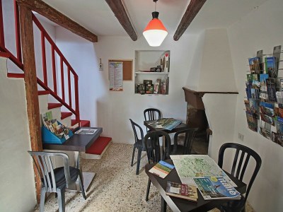 Apartment Apartment in Piticchio with Pool and BBQ - Features photo 17