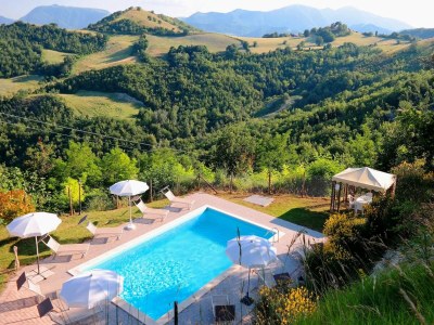 Villa Villa in Marche mit Pool und Panoramablick in Acqualagna - Villa