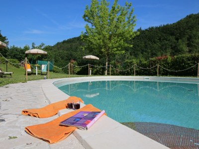 Cottage Rückzugsort mit Hügelblick und Pool - Outdoor photo 6