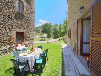 Cottage Rückzugsort mit Hügelblick und Pool - Outdoor photo 9
