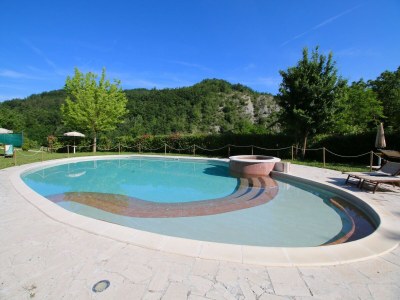 Cottage Rückzugsort mit Hügelblick und Pool - Outdoor photo 12