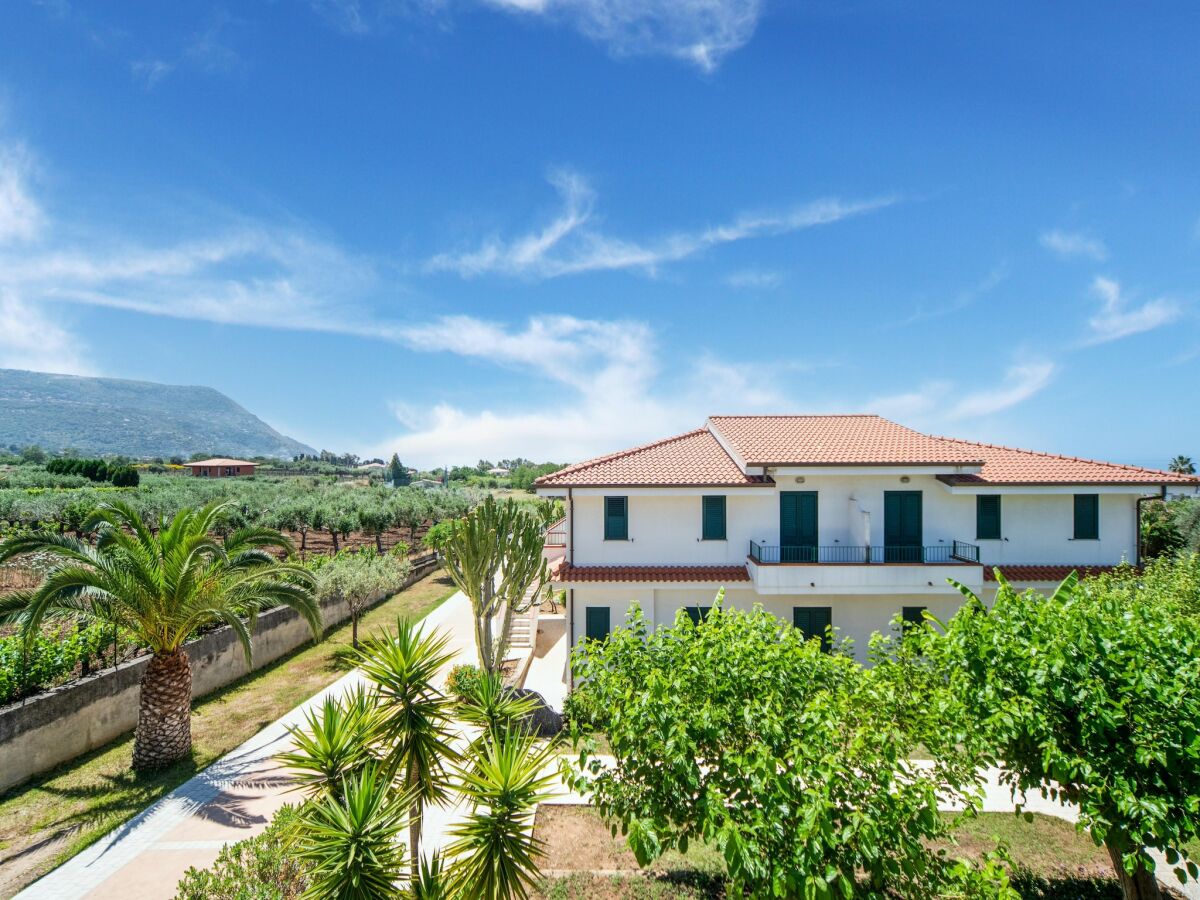 Holiday house Wohnung in Residenz mit Schwimmbad - Outdoor photo 4