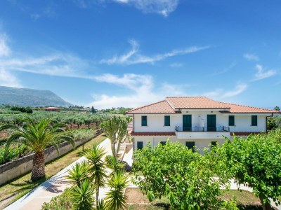 Holiday house Wohnung in Residenz mit Schwimmbad - Outdoor photo 4