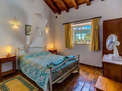 Holiday house Gorgeous Holiday Home with Swimming Pool - Features photo 32