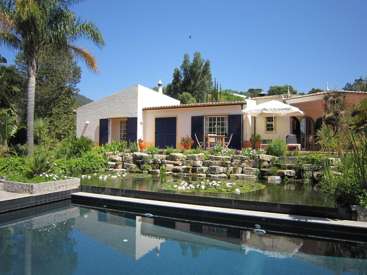 Villa Villa mit Gartenoase in Monchique