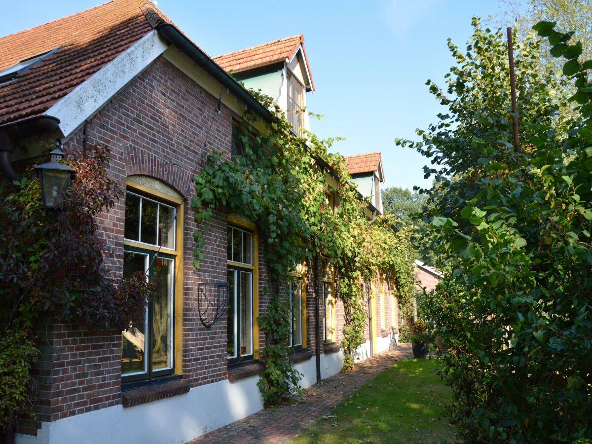 Holiday house Landvilla mit Spielen - Outdoor photo 4