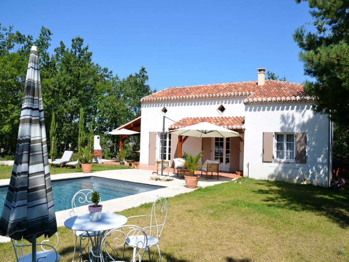 Holiday house Holiday Home Montaigu-de-Quercy Lake