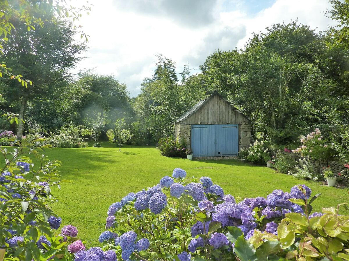 Holiday house Holiday Home in Huelgoat near Monts d'Arrée - Outdoor photo 3