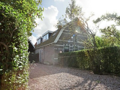 Holiday house Holiday home in Krabbendam - Outdoor photo 3