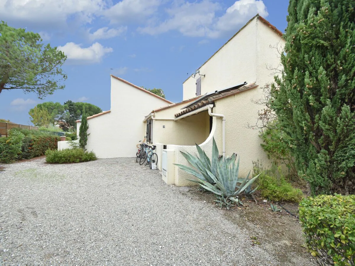 Villa Villa in Saint-Cyprien with Sea View - Outdoor photo 2