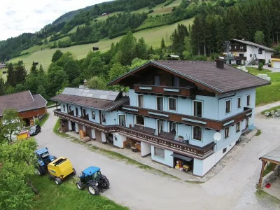 Apartment Chalet in Austria near Ski Slopes & Nature in Nationalpark Hohe Tauern - Apartment