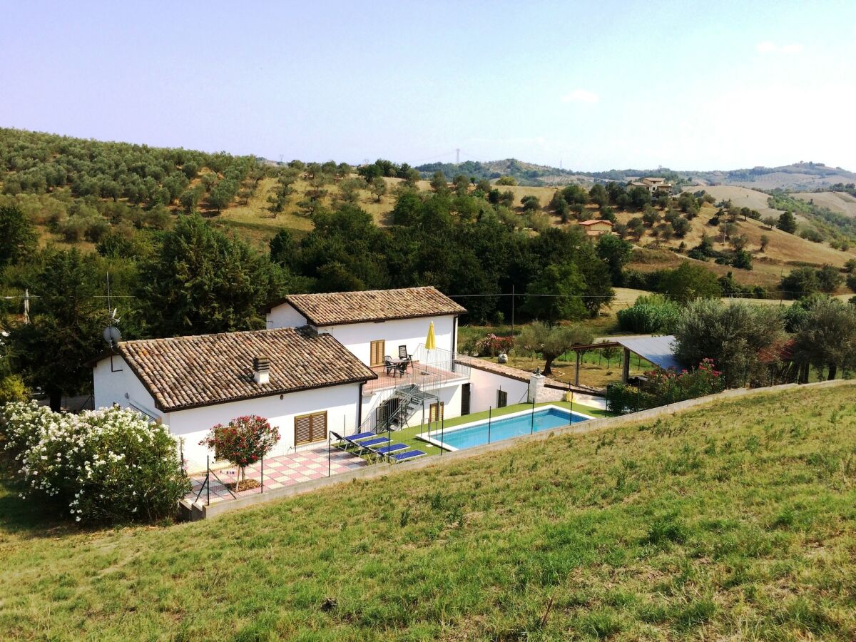 Holiday house Hillside Escape mit Pool