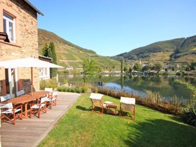 Holiday house Altes Winzerhaus - Senhalser Höfe - Outdoor photo 3