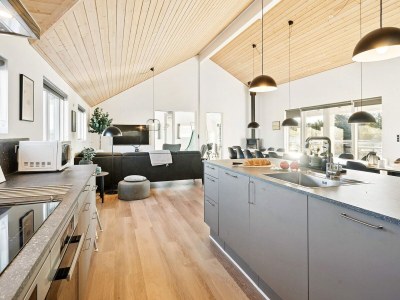 Holiday house Luxury Pool Retreat by Sea - By Traum Ferienwohnungen - Outdoor photo 9