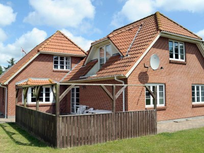 Holiday house Meeresflucht in Ho -- By Traum Ferienwohnungen - Outdoor photo 2