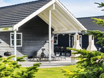 Holiday house Luxus-Poolvilla Marielyst -- By Traum Ferienwohnungen - Outdoor photo 13