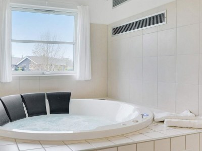 Holiday house Luxus-Poolvilla Marielyst -- By Traum Ferienwohnungen - Outdoor photo 25