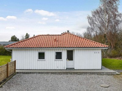 Holiday house 8 person holiday home in Juelsminde-By Traum - Outdoor photo 4