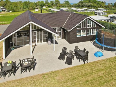 Holiday house Luxury Beach House with Pool - Outdoor photo 2