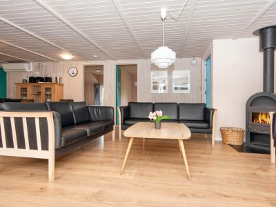 Holiday house Luxurioses Strandhaus mit Pool -- By Traum Ferienwohnungen - Outdoor photo 18