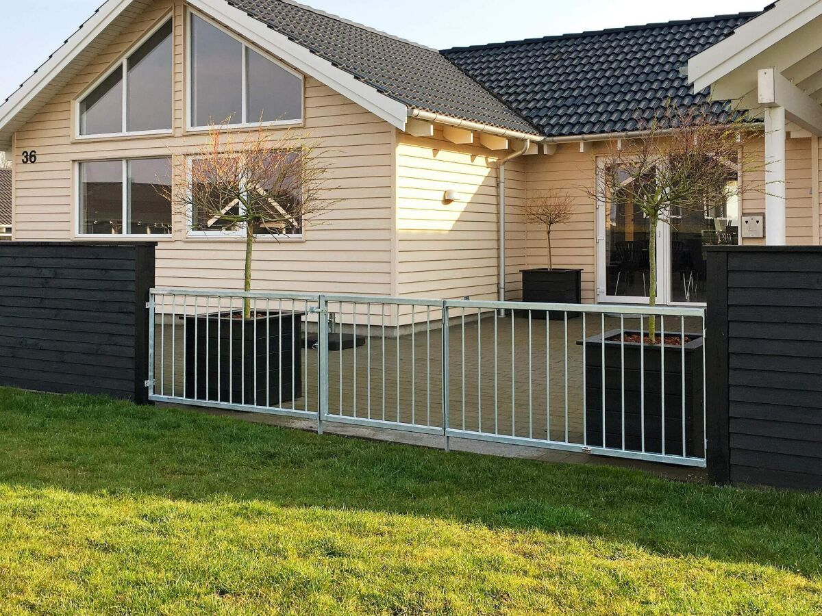 Holiday house Luxus-Pool-Ruckzug am Meer -- By Traum Ferienwohnungen - Outdoor photo 2