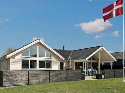 Holiday house Luxus-Pool-Ruckzug am Meer -- By Traum Ferienwohnungen - Outdoor photo 3