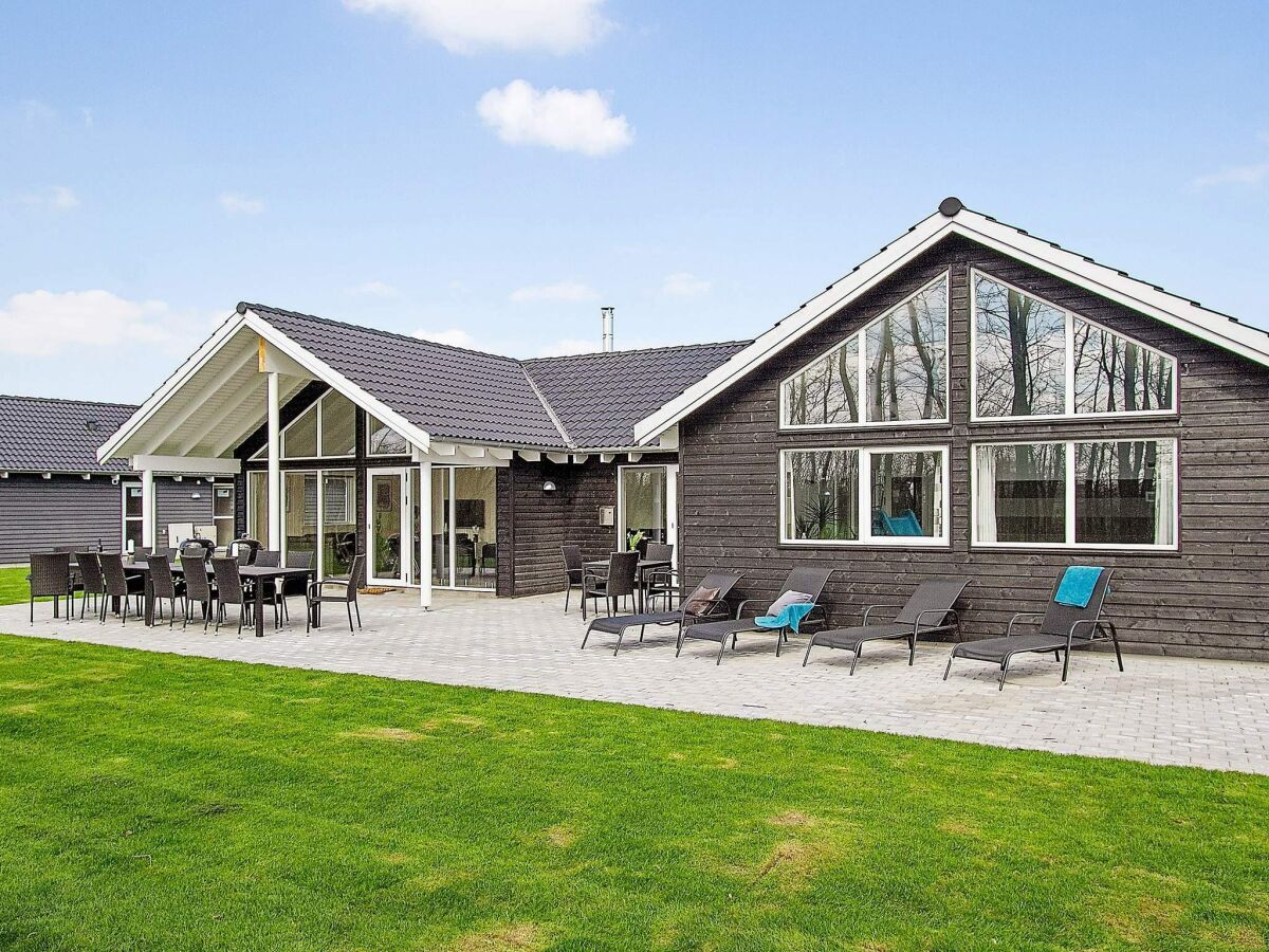 Holiday house 18 person holiday home in Hasselberg - Outdoor photo 3